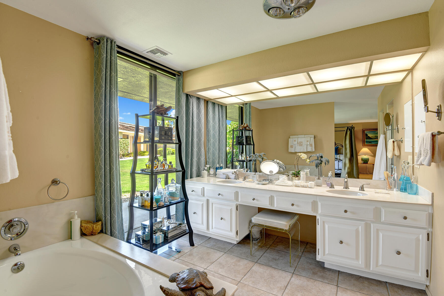 30 Duke Drive Rancho Mirage, CA 92270 - Photo 6 of 38 PRIMARY BATHROOM