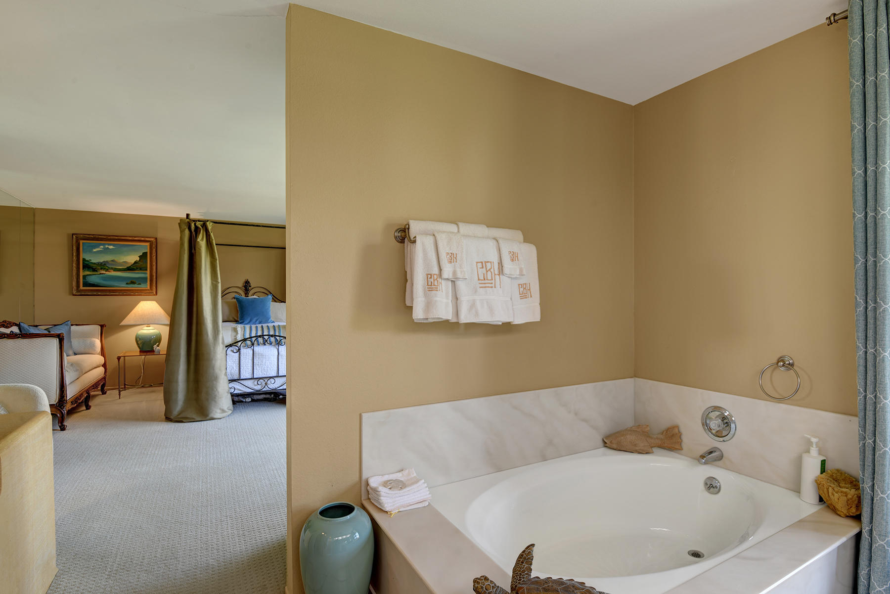 30 Duke Drive Rancho Mirage, CA 92270 - Photo 7 of 38 PRIMARY BATH TUB