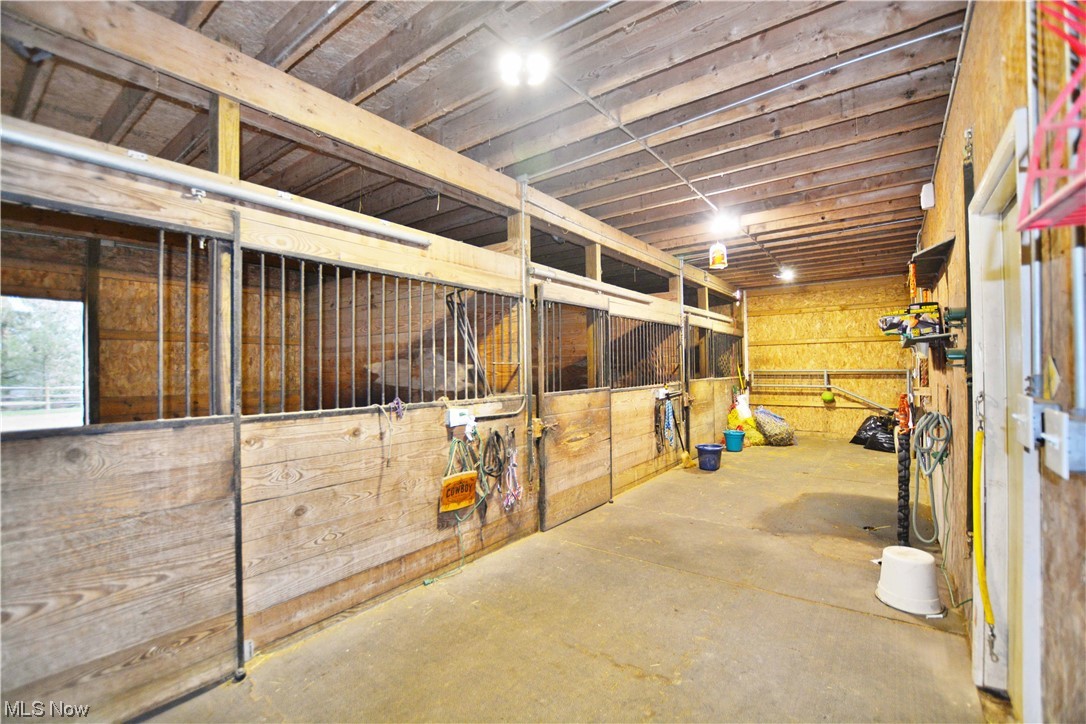 8005 Hart Road Mentor, OH 44060 - Photo 9 of 31 Gallery Image 9