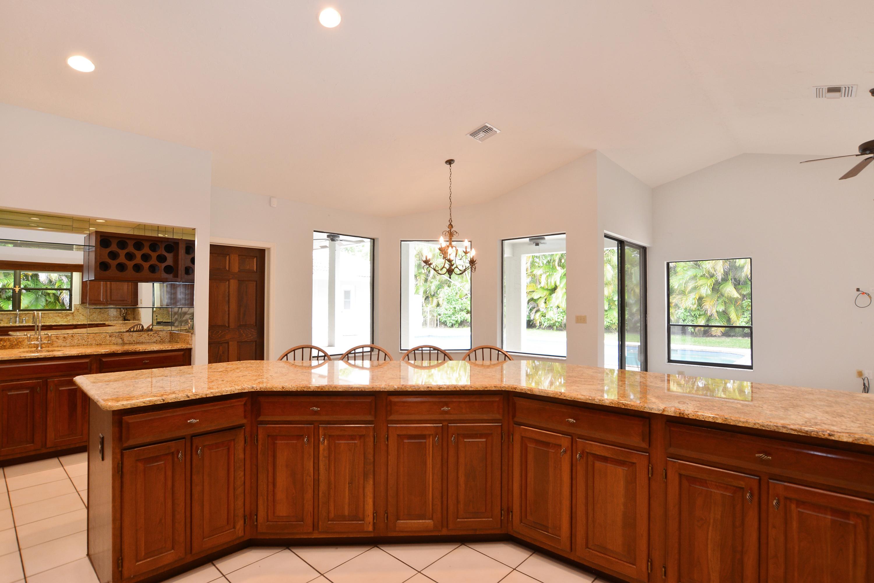 10459 Prestwick Road Boynton Beach, FL 33436 - Photo 8 of 31 Kitchen