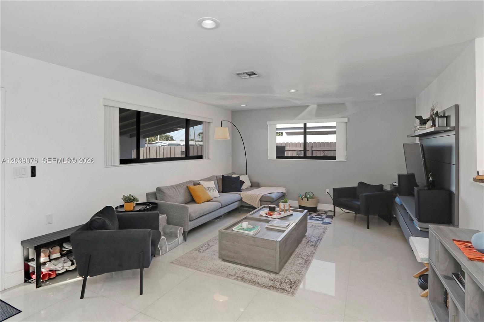 6751 Southwest 13th Street Miami, FL 33144 - Photo 9 of 41
