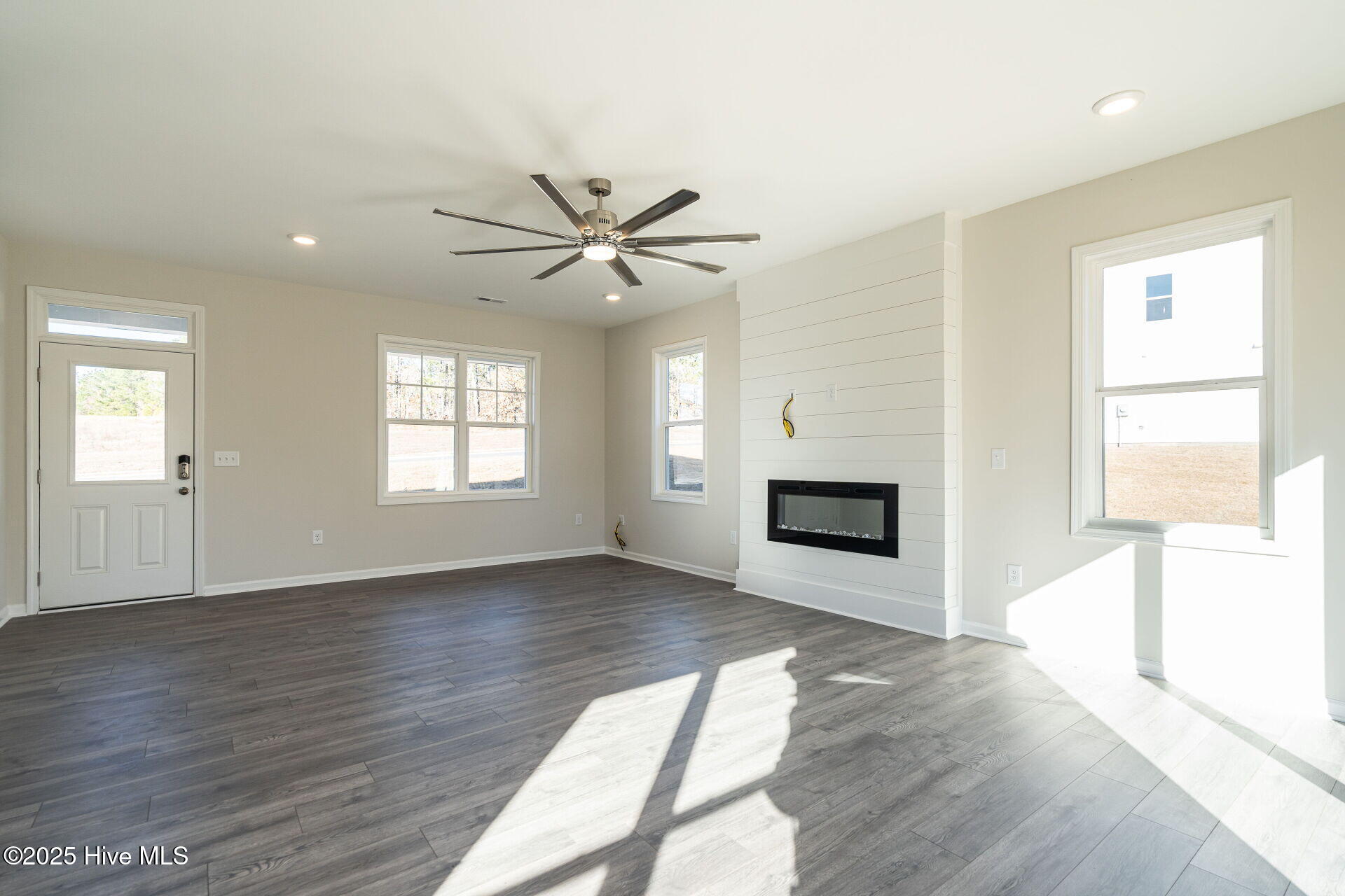 174 Caulfield Road Aberdeen, NC 28315 - Photo 13 of 36 Similar model for demonstration purposes only. Color and Design selections may vary.