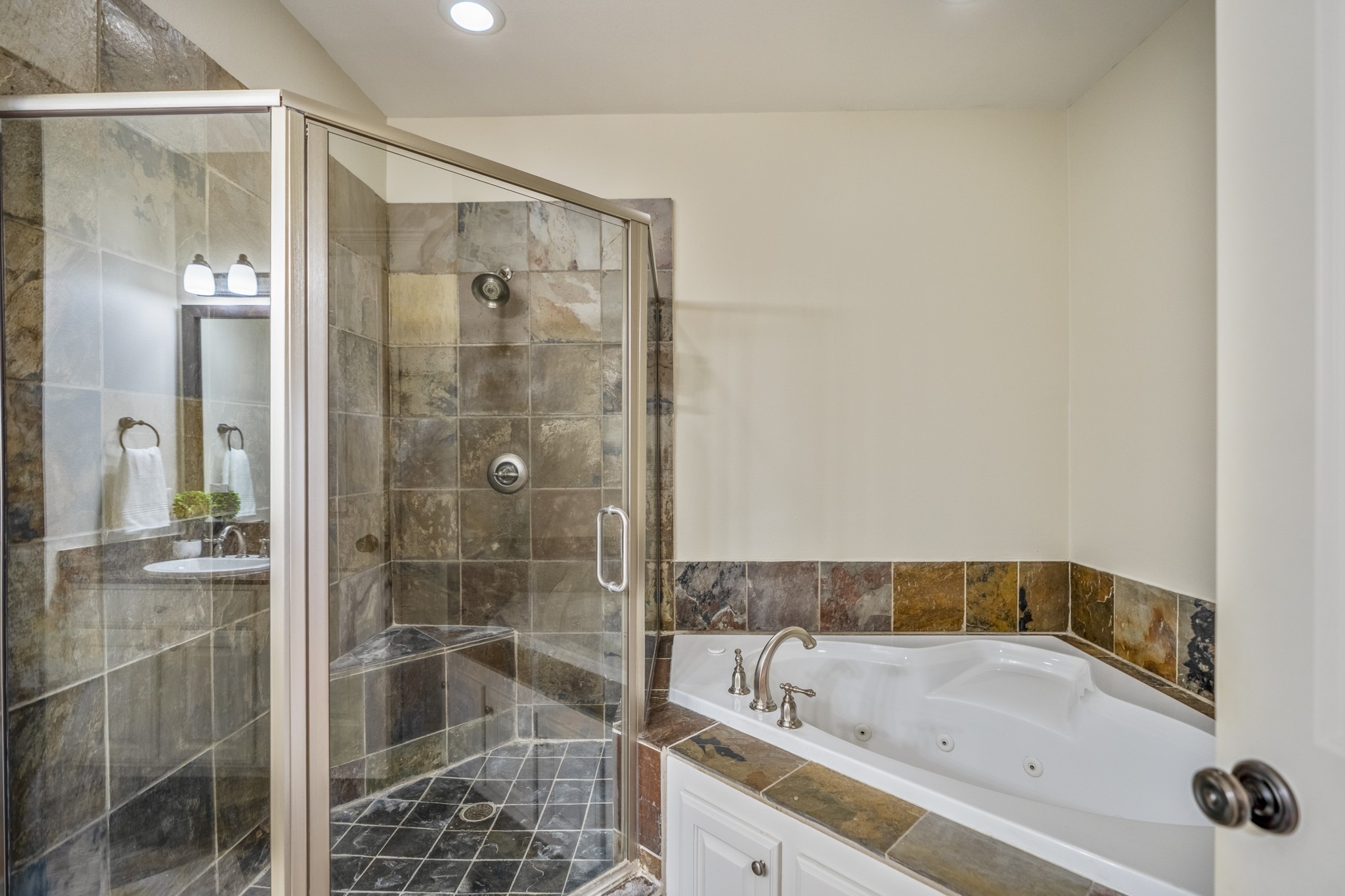 905 West 23rd Street Houston, TX 77008 - Photo 35 of 46 Spa-inspired primary bath designed with functionality and everyday comfort in mind.