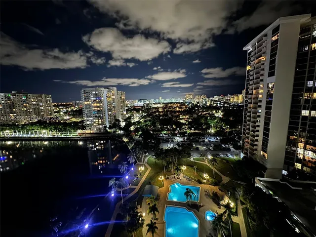 a picture of a city view