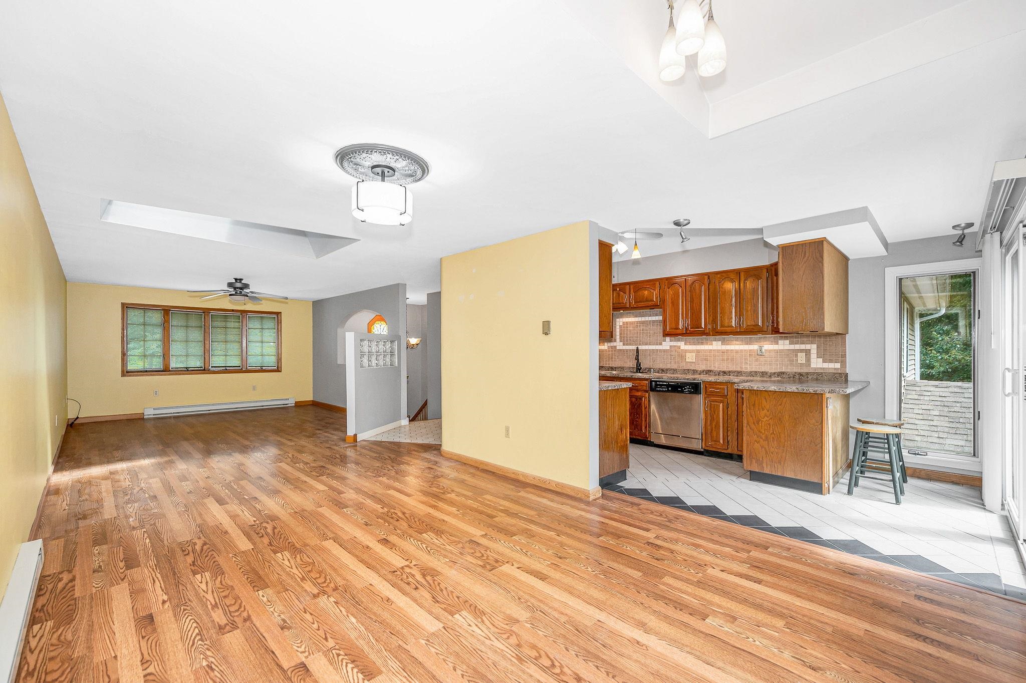 10 Wagner Way Hudson, NH 03051 - Photo 12 of 48