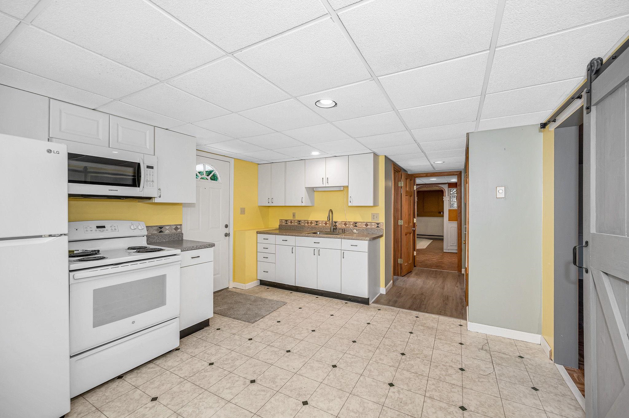 10 Wagner Way Hudson, NH 03051 - Photo 35 of 48