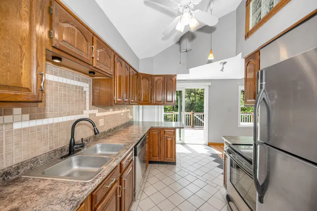 $639,900 | 10 Wagner Way, Hudson, NH 03051