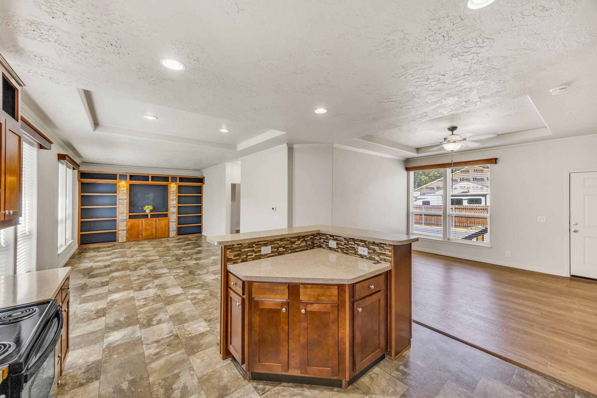 225 Wilson Road Central Point, OR 97502 - Photo 29 of 63 View of living and dining area from the kitchen