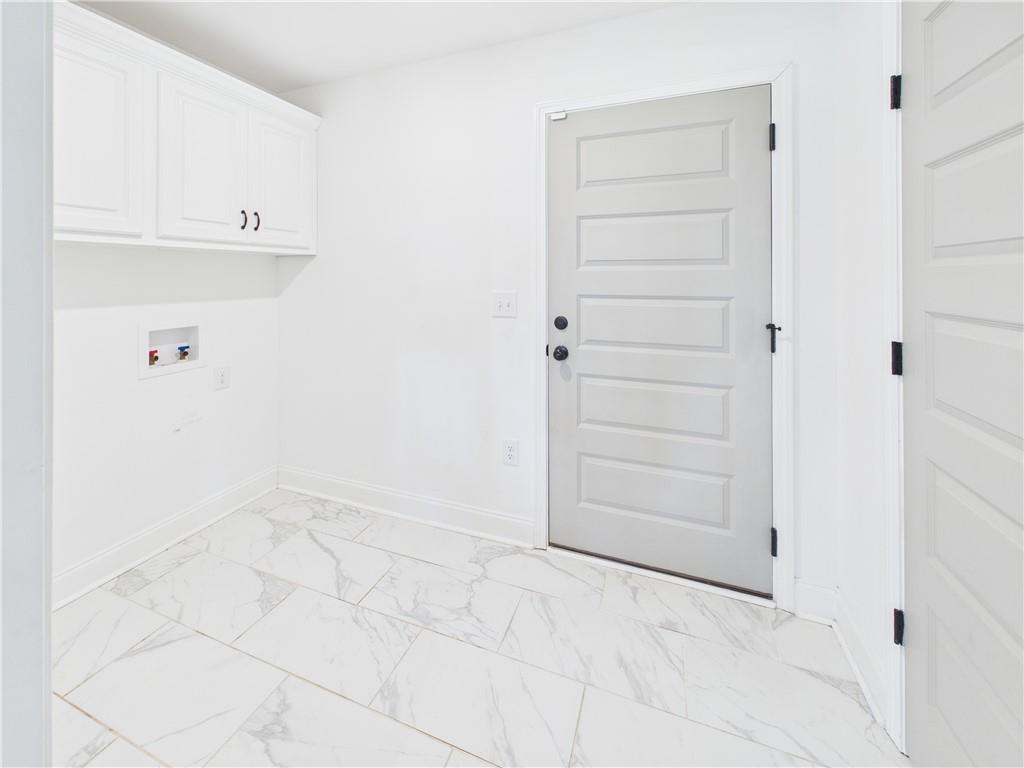 48 Owens Road Fort Mitchell, AL 36856 - Photo 17 of 19 Laundry room