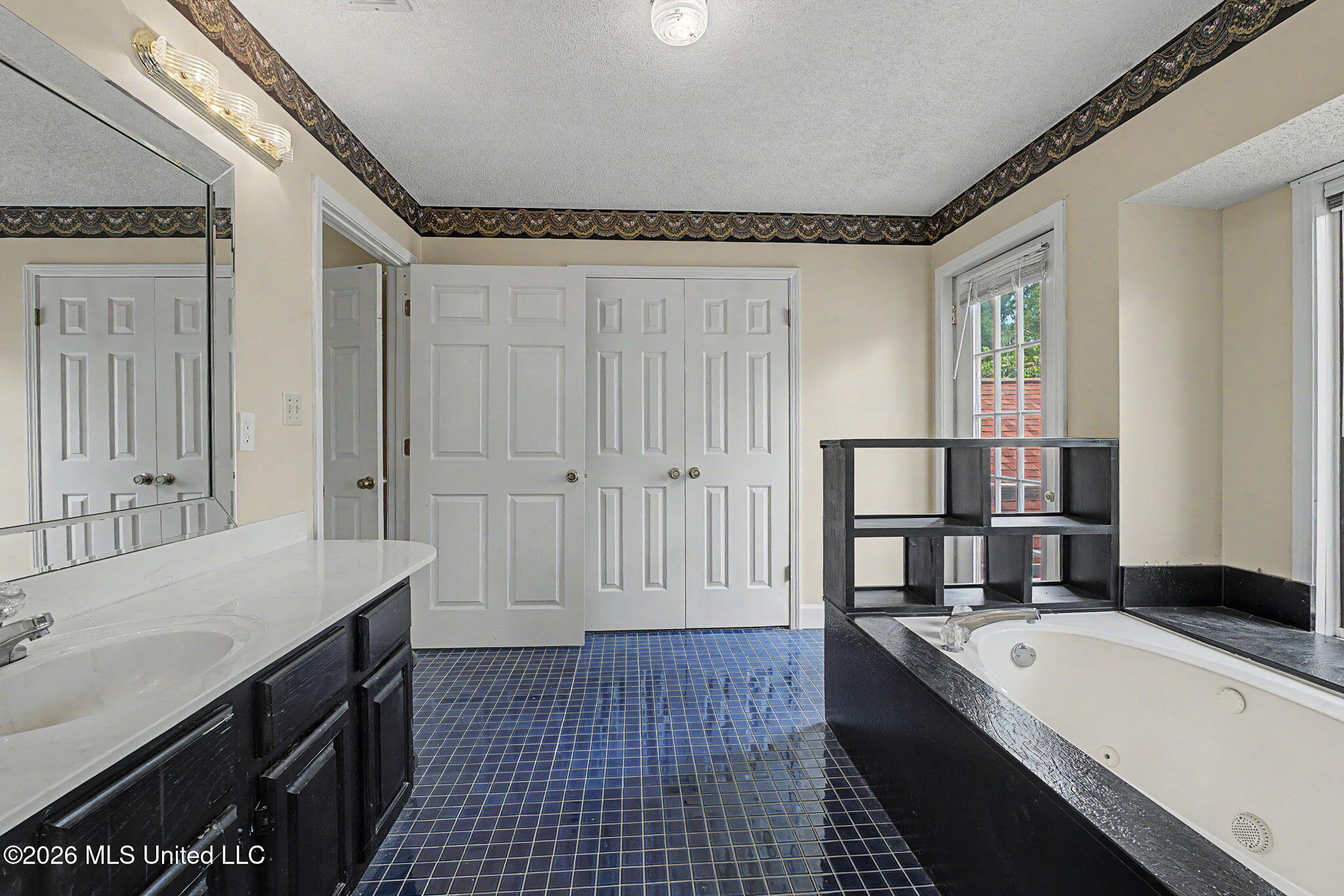 448 Oakley Road Senatobia, MS 38668 - Photo 39 of 61 Upstairs primary bath!