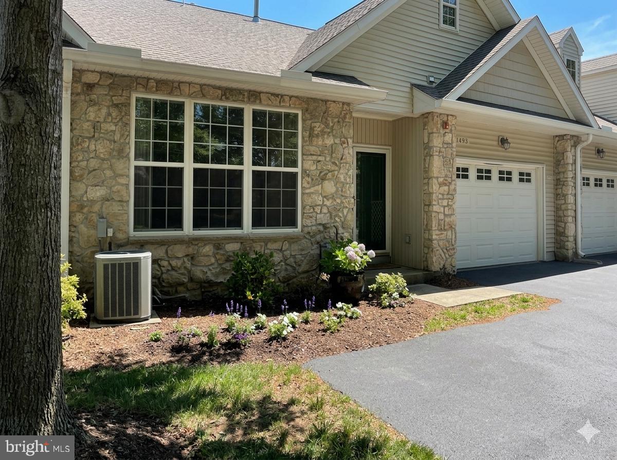 1493 Country Club Drive Springfield, PA 19064 - Photo 2 of 23
