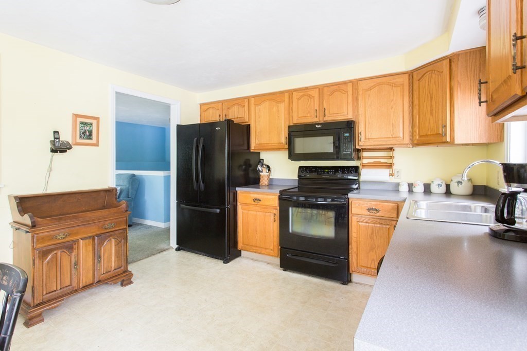 16 Pierce Road West Brookfield, MA 01585 - Photo 4 of 41 Gallery Image 4
