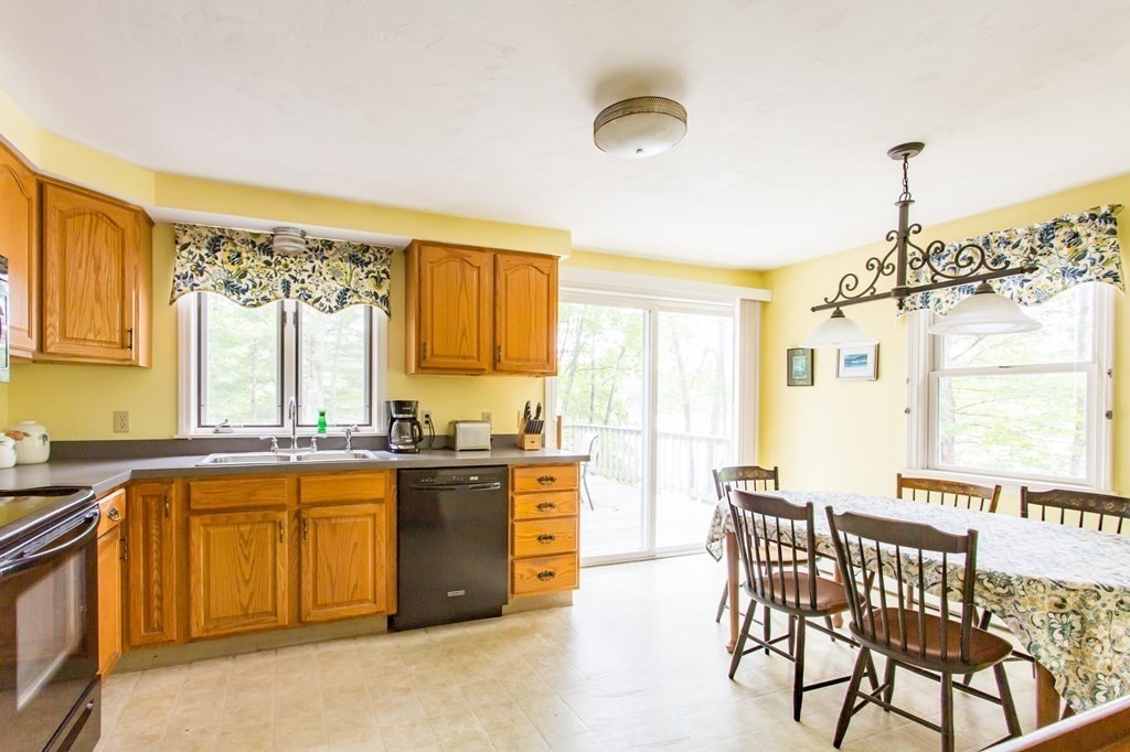 16 Pierce Road West Brookfield, MA 01585 - Photo 5 of 41 Gallery Image 5