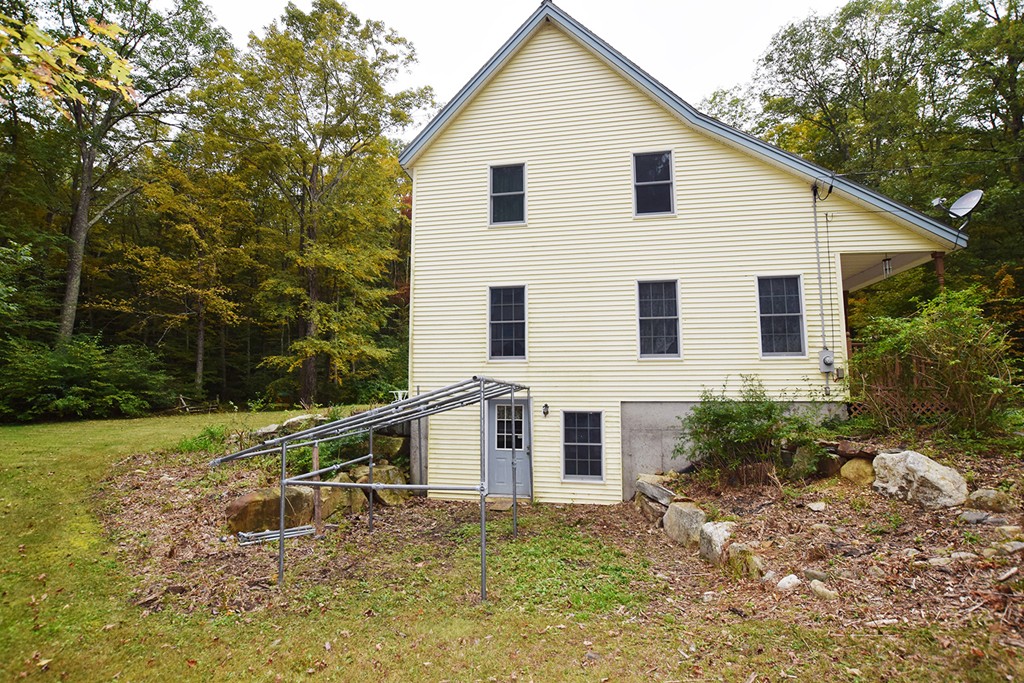 89 Dugway Road Petersham, MA 01366 - Photo 4 of 30