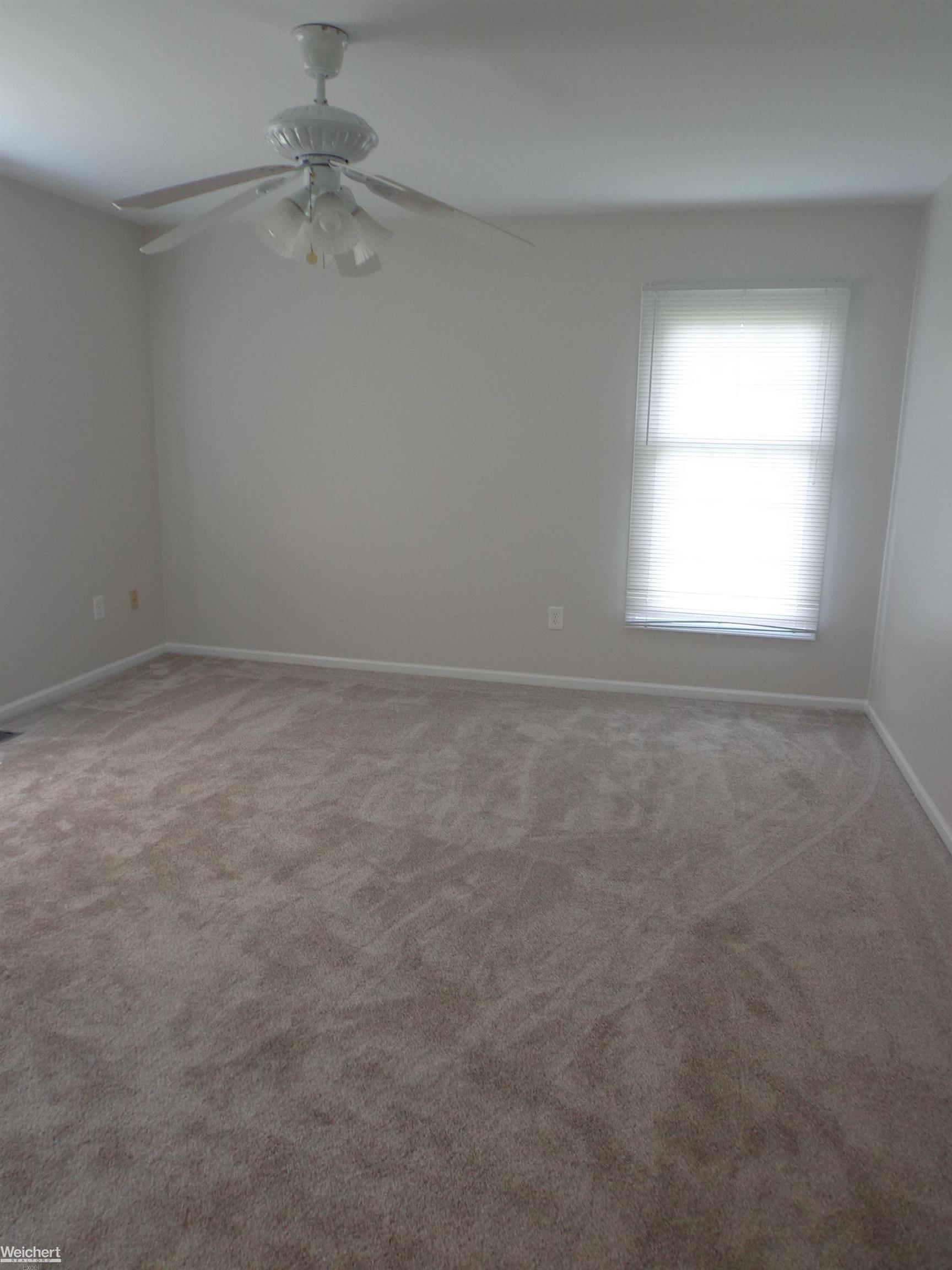 49518 Roxbury Court Utica, MI 48315 - Photo 13 of 21