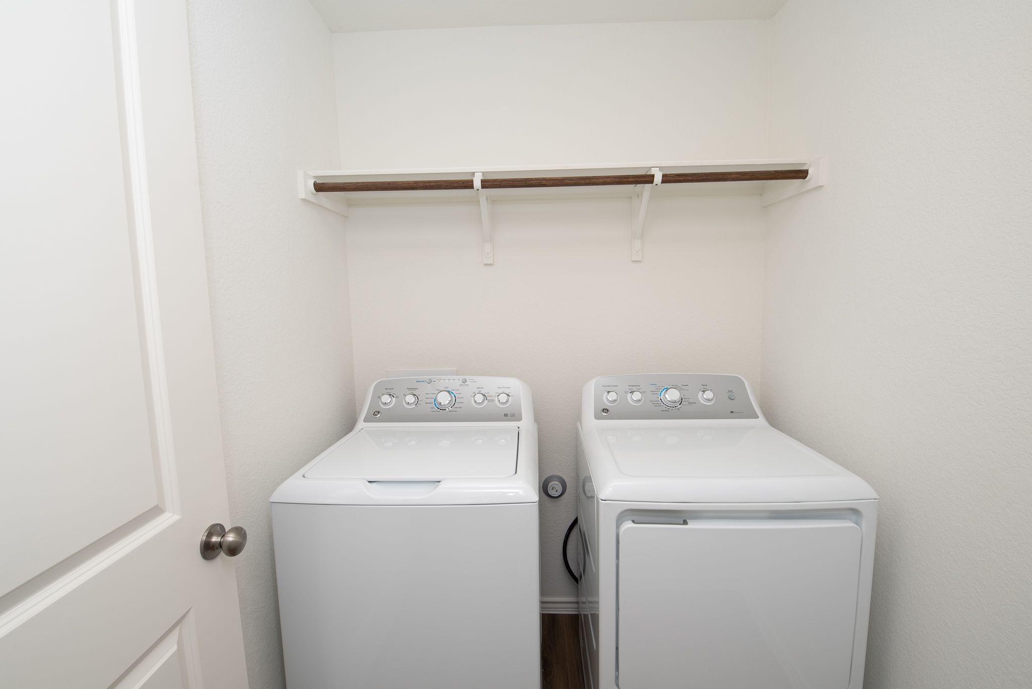 509 Greatest Gift Way Jarrell, TX 76537 - Photo 24 of 28 a utility room with dryer and washer