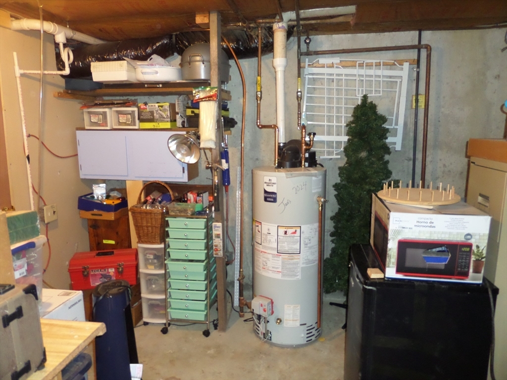 527 Old Post Road Worthington, MA 01098 - Photo 35 of 39