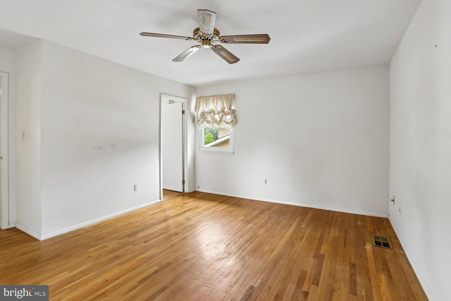 8303 Montpelier Drive Laurel, MD 20708 - Photo 18 of 41 Primary Bedroom