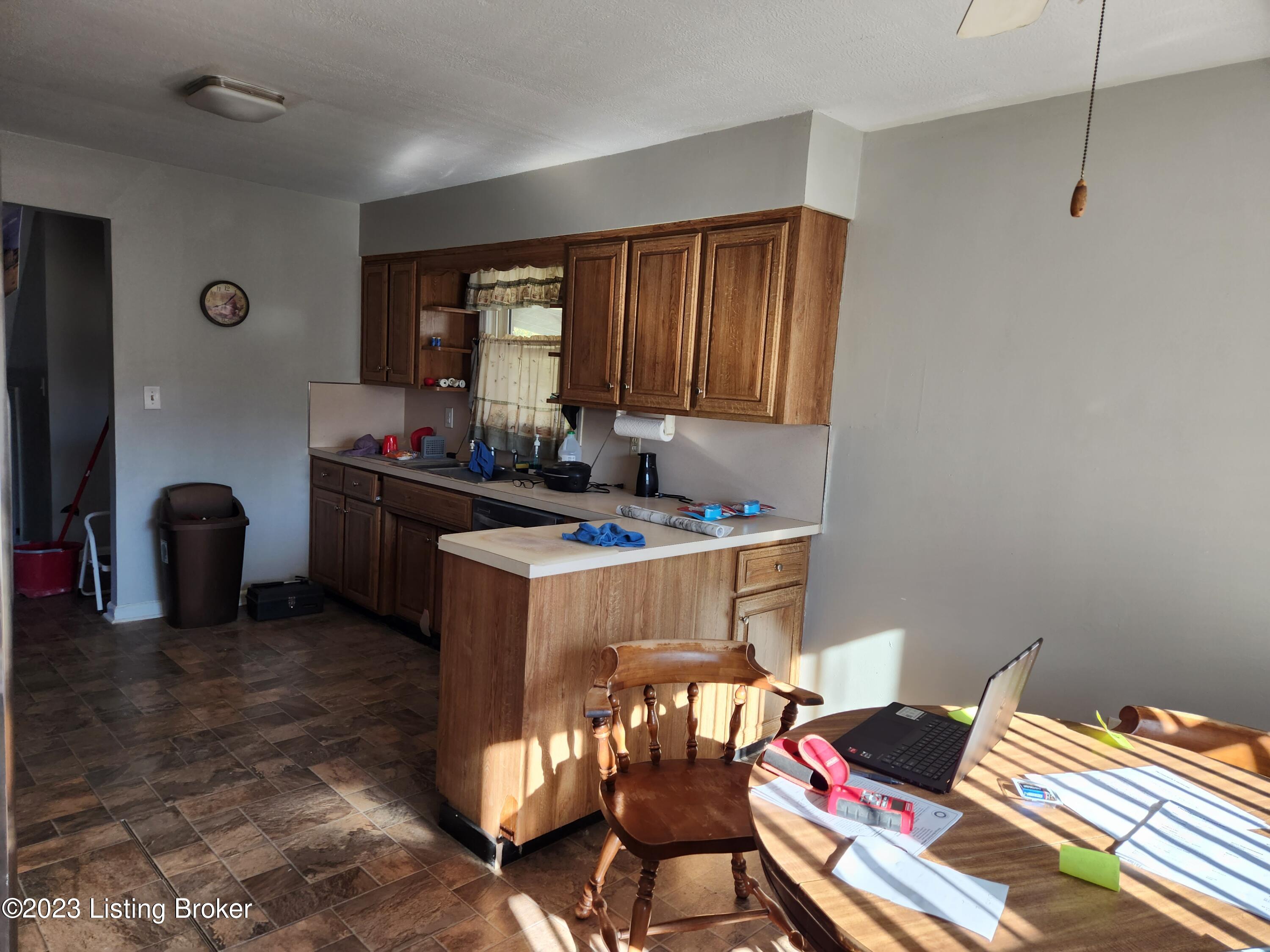8211 Terry Road Louisville, KY 40258 - Photo 5 of 34 Dining area in eat in kitchen