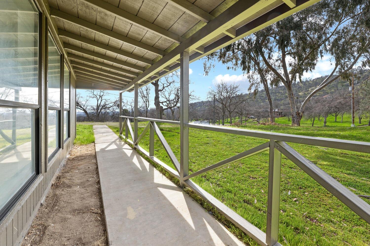 41763 Horseshoe Way Coarsegold, CA 93614 - Photo 22 of 45