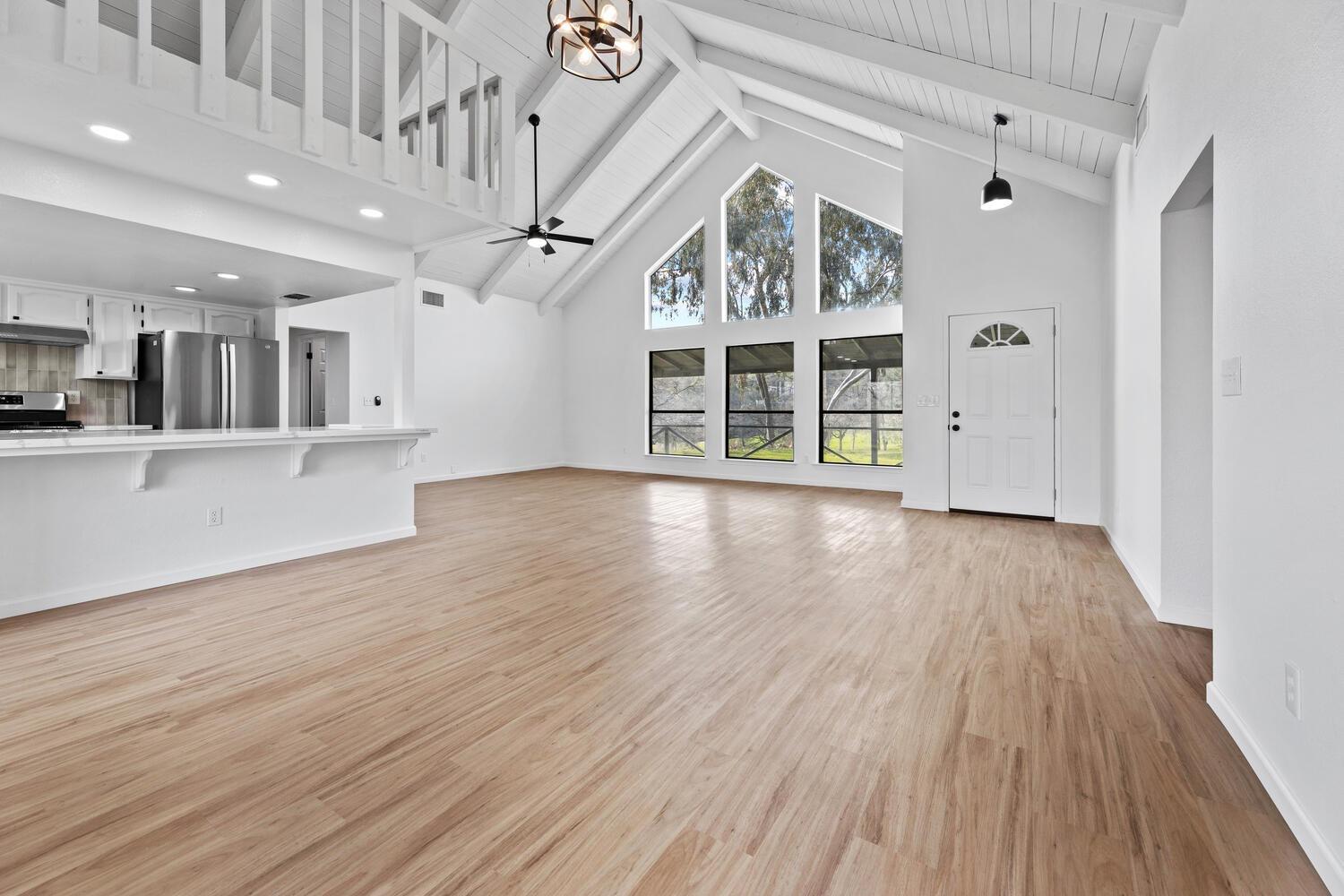 41763 Horseshoe Way Coarsegold, CA 93614 - Photo 5 of 45