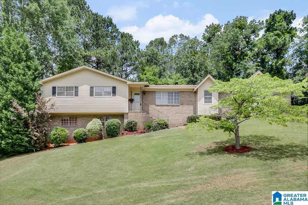 1010 Capri Circle Bessemer, AL 35023 - Photo 2 of 17