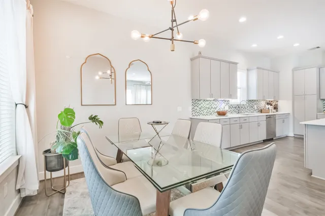 $2,900 | 8411 Hempstead Road, Unit H, Houston, TX 77008