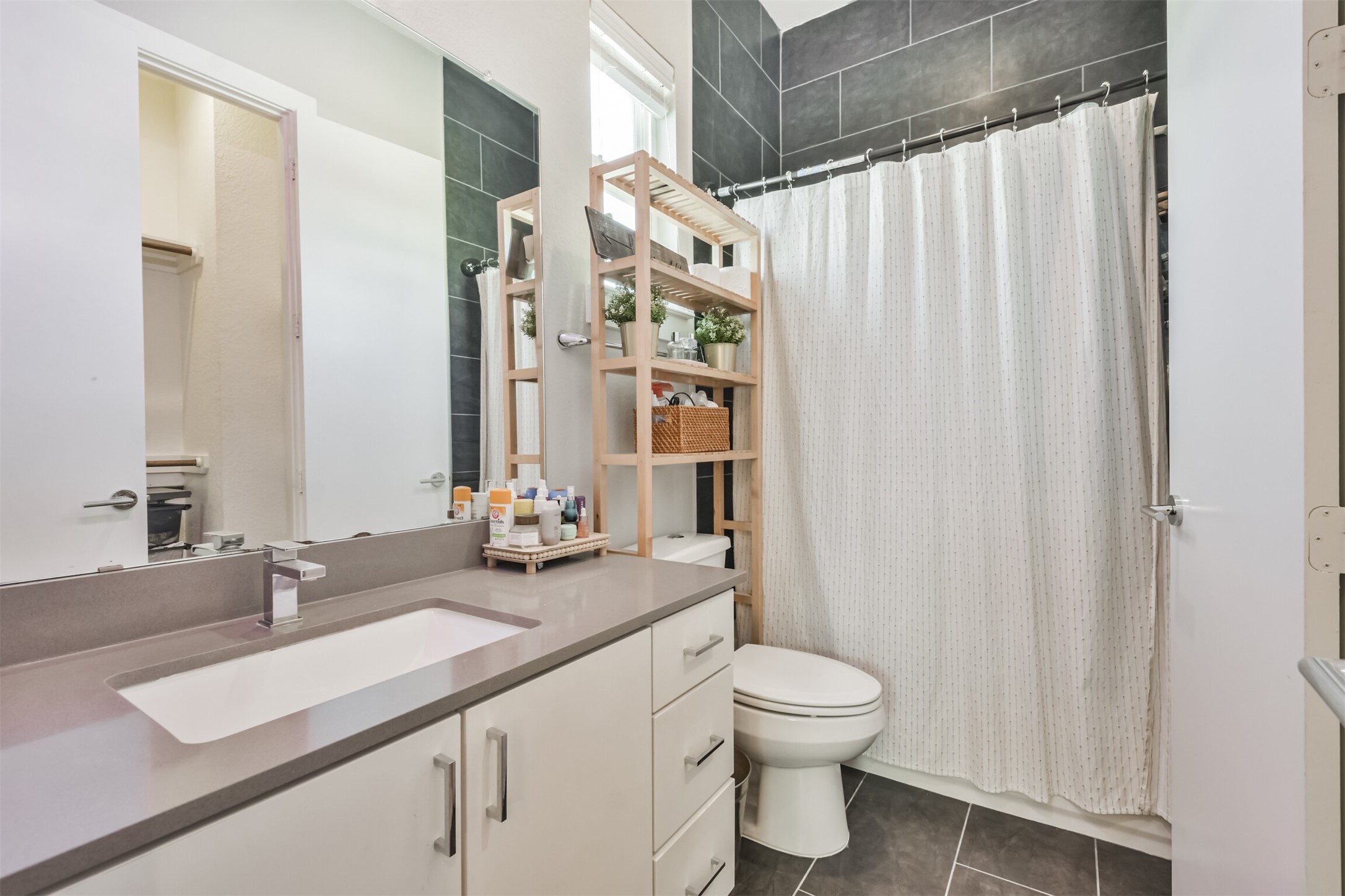 8411 Hempstead Road, Unit H Houston, TX 77008 - Photo 30 of 40