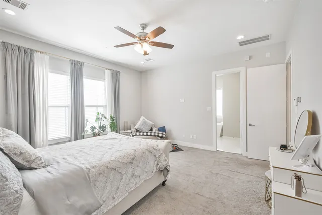 $2,900 | 8411 Hempstead Road, Unit H, Houston, TX 77008