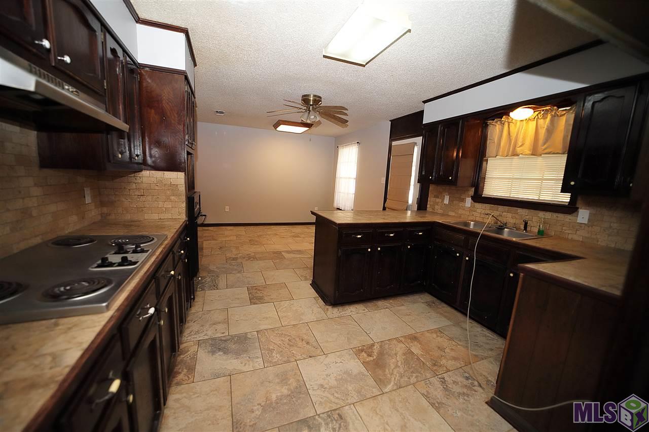 16153 Peairs Road Pride, LA 70770 - Photo 5 of 19 Kitchen