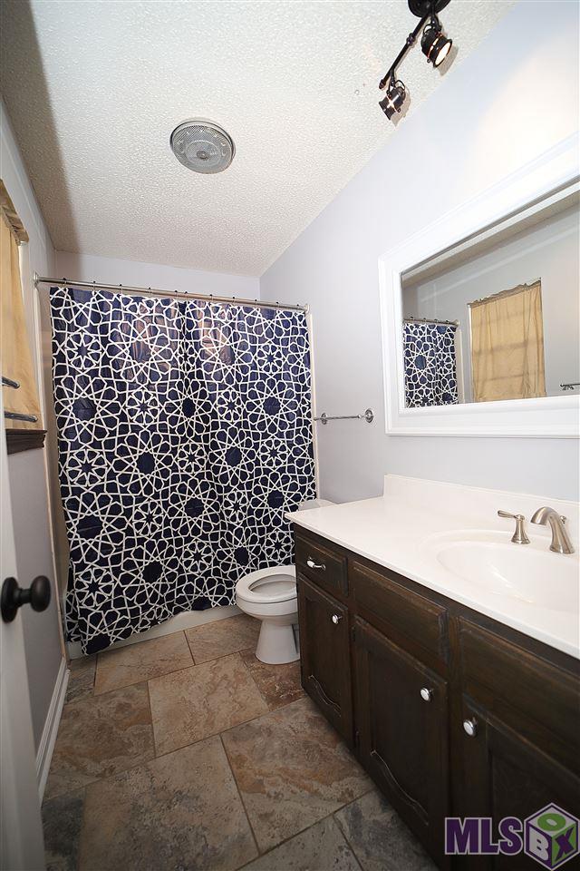 16153 Peairs Road Pride, LA 70770 - Photo 10 of 19 Master Bathroom