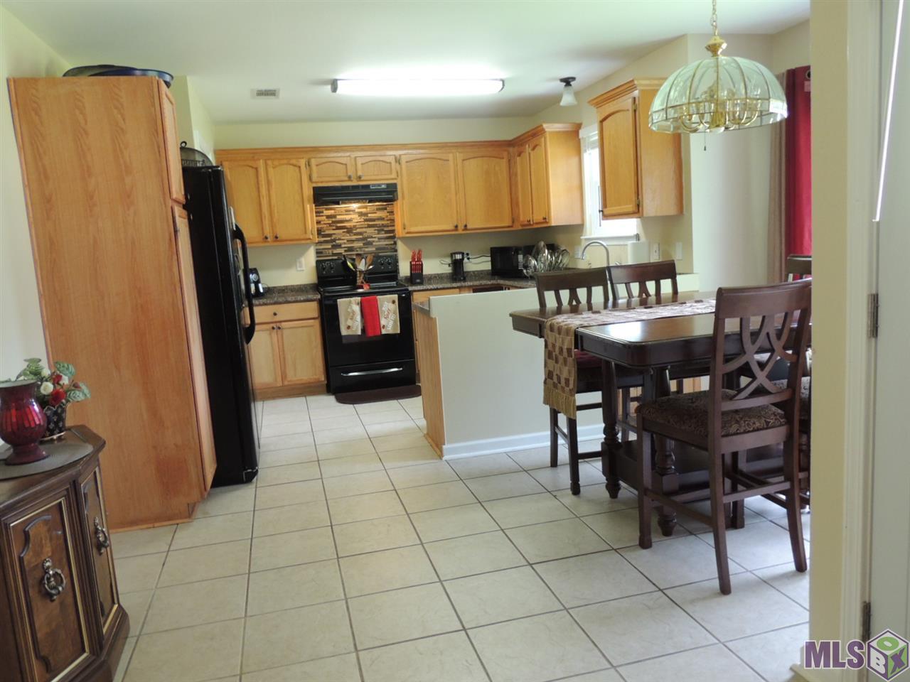 14253 Elmbridge Avenue Baton Rouge, LA 70819 - Photo 4 of 13 dining