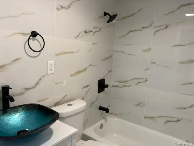 $1,025,000 | 191-47 114th Drive | St. Albans