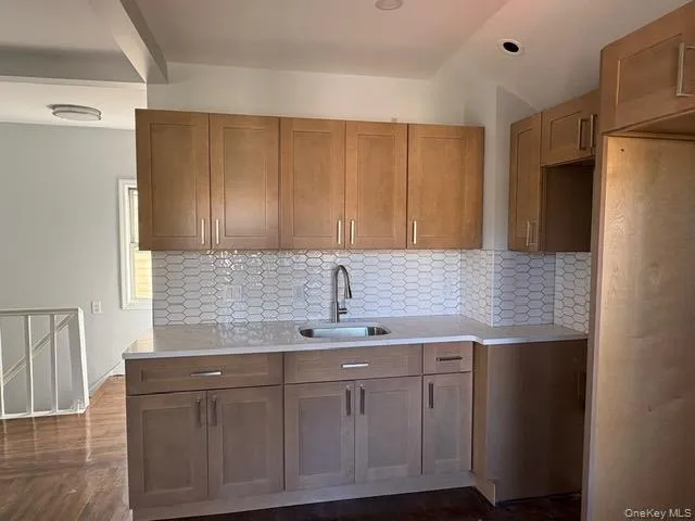 $1,025,000 | 191-47 114th Drive | St. Albans