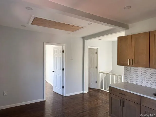 $1,025,000 | 191-47 114th Drive | St. Albans