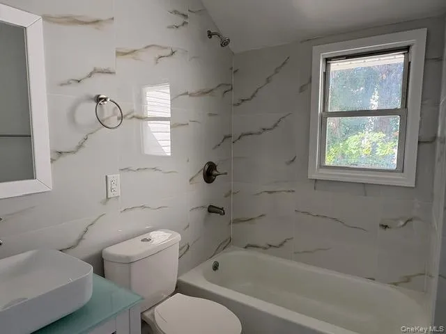 $1,025,000 | 191-47 114th Drive | St. Albans