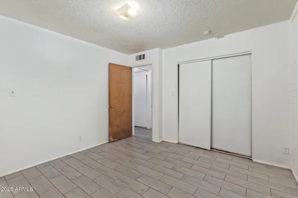 $319,900 | 8033 North 56th Avenue, Glendale, AZ 85302