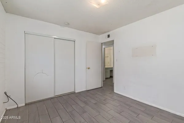 $319,900 | 8033 North 56th Avenue, Glendale, AZ 85302