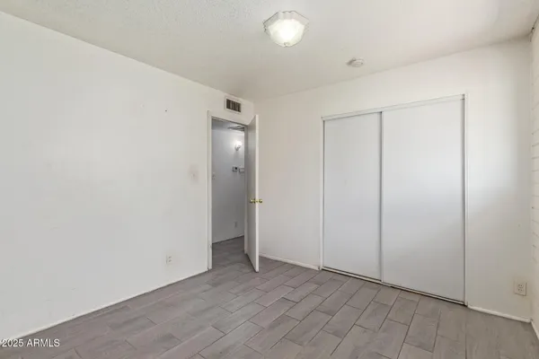 $319,900 | 8033 North 56th Avenue, Glendale, AZ 85302