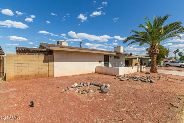 $319,900 | 8033 North 56th Avenue, Glendale, AZ 85302