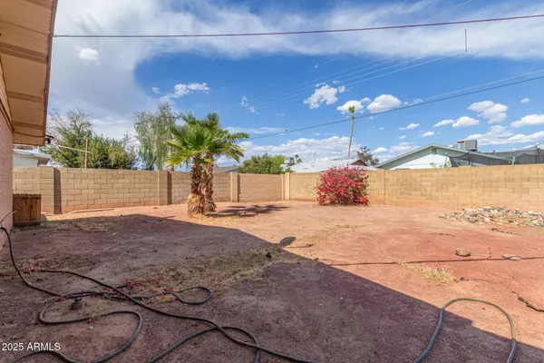 $319,900 | 8033 North 56th Avenue, Glendale, AZ 85302