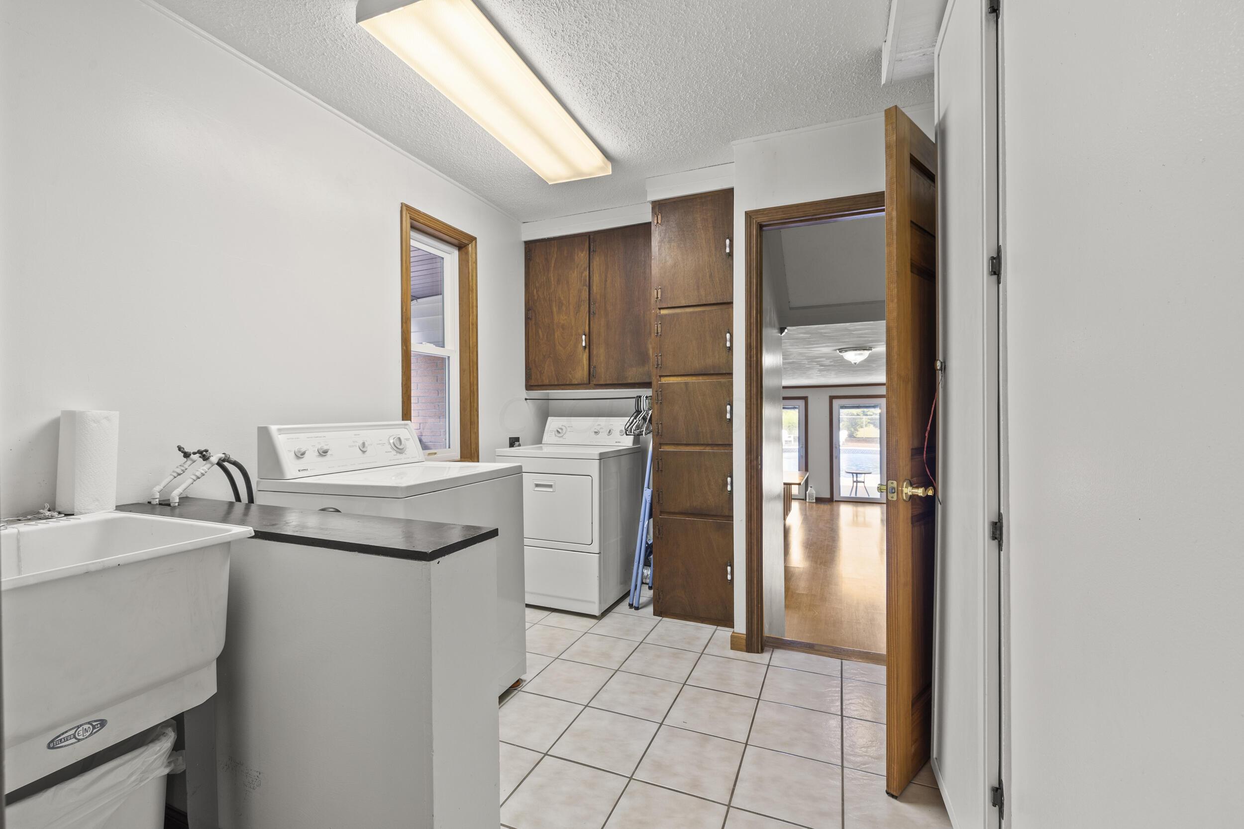 4605 Summit Road Southwest Pataskala, OH 43062 - Photo 22 of 44 56_laundry area 1