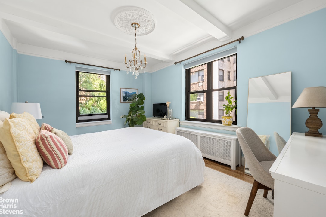 245 East 72nd Street, Unit 2G Manhattan, NY 10021 - Photo 6 of 8