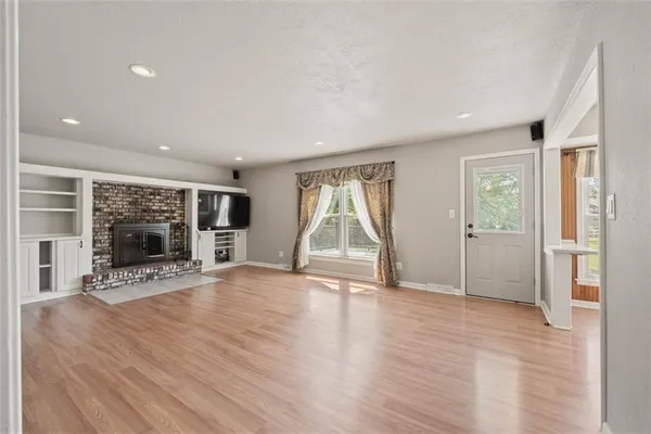 $395,000 | 1003 South 9th Street, Louisburg, KS 66053