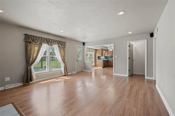 $395,000 | 1003 South 9th Street, Louisburg, KS 66053