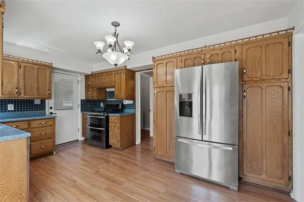 $395,000 | 1003 South 9th Street, Louisburg, KS 66053