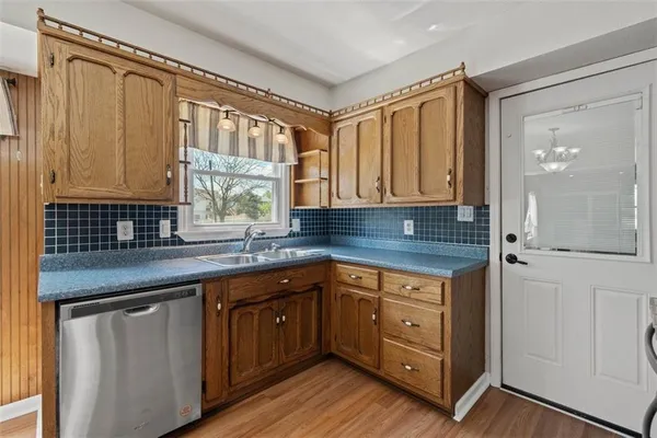 $395,000 | 1003 South 9th Street, Louisburg, KS 66053