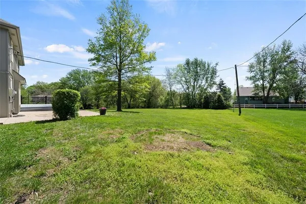 $395,000 | 1003 South 9th Street, Louisburg, KS 66053