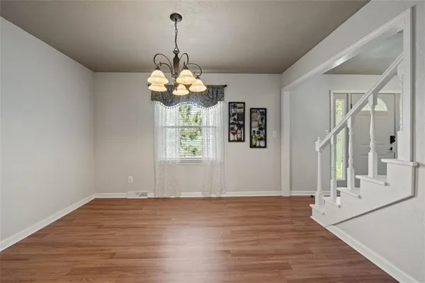 $395,000 | 1003 South 9th Street, Louisburg, KS 66053
