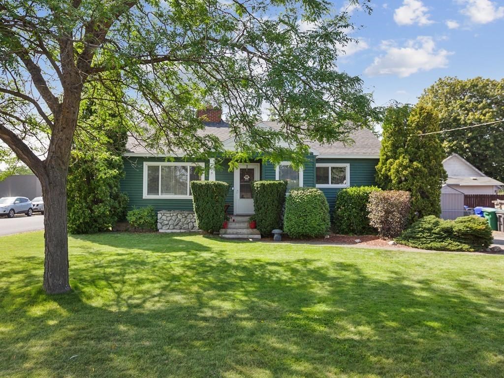 403 North Willow Road Spokane Valley, WA 99206 - Photo 1 of 17